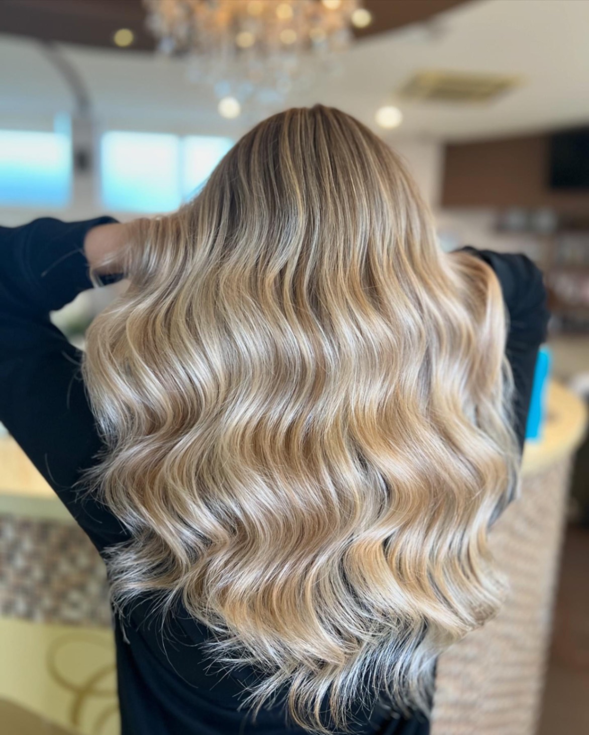 💫 #livedinblonde by @chiarajasna 
#blondmeschwarzkopf❤️❤️ #airtouchbalayage #airtouch 

‼️Odabiremo za Vas najljepše nijanse. 

‼️Naš brand @schwarzkopfpro @schwarzkopfpro.croatia nam nudi mnoge mogućnosti i sigurnost korištenjem vrhunskih preparata s Bonding tehnologijom.
 
 Vaš 𝓑𝓮𝓪𝓾𝓽𝔂 𝓬𝓮𝓷𝓽𝓪𝓻 𝓒𝓱𝓲𝓪𝓻𝓪 🤍 𝗦𝗜𝗡𝗖𝗘 𝟭𝟵𝟵𝟱
 
Rezervirajte termin na 
☎️📞021 320 543 
📲091 507 3881
💻  https://zoyya.com/Chiara 

i doživite vrhunsko iskustvo bojenja s visokokvalitetnim profesionalnim bojama.