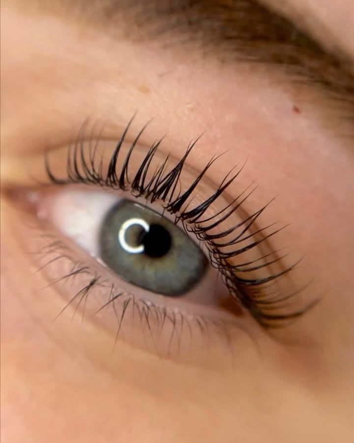 Lash lift zaista može imati taj WOW efekt i dati prirodan, predivan sofisticiran izgled vašeg cijelog lica 🙌🏼