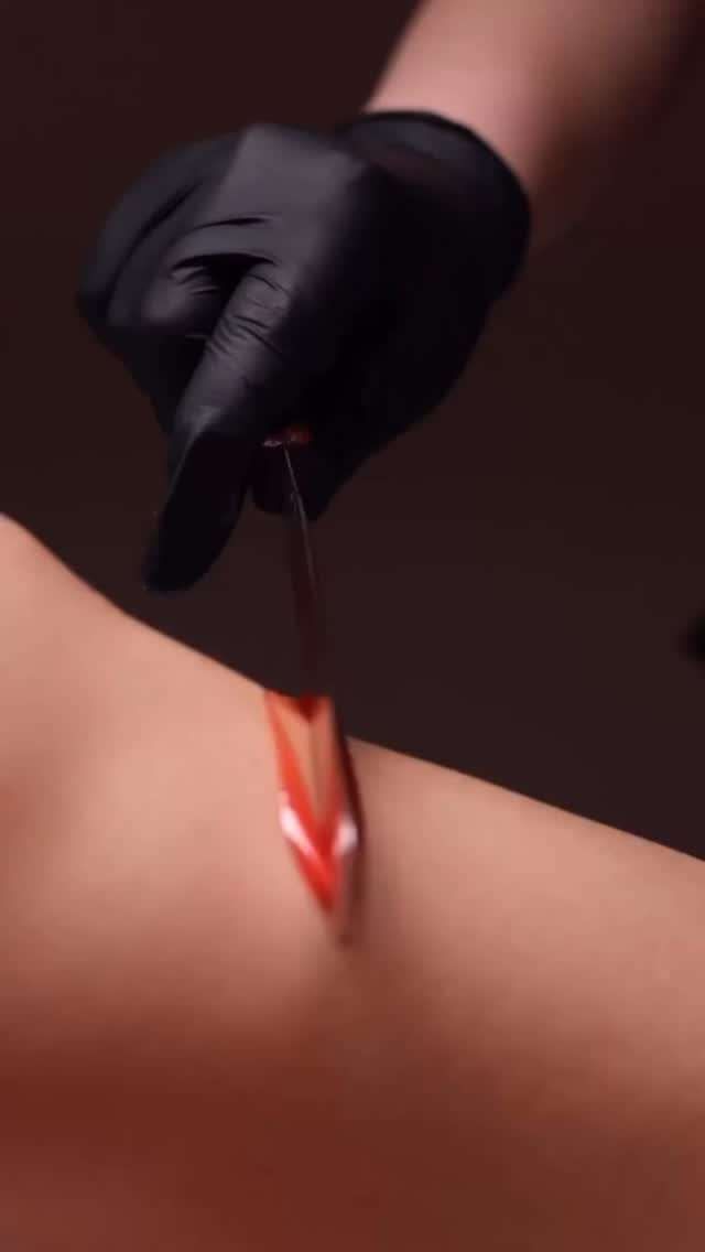 Isprobajte profesionalnu depilaciju uz vrhunske voskove u našoj ponudi - 𝐉𝐚𝐱𝐖𝐚𝐱 i 𝐋𝐲𝐜𝐨𝐧!🌺

Nježne formule pogodne su za sve tipove kože, uključujući i najosjetljivija područja.
Sadrže 𝐩𝐫𝐢𝐫𝐨𝐝𝐧𝐞 𝐬𝐚𝐬𝐭𝐨𝐣𝐤𝐞 i pružaju učinkovito uklanjanje dlačica uz maksimalnu njegu kože.
